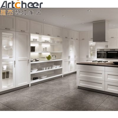 comprar RTA o tamaño personalizado de madera sólida de blanco modular gabinete de cocina conjunto diseño de batidora fabricación en línea