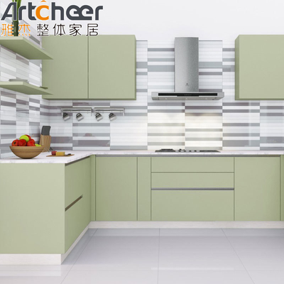 comprar Directamente en forma de U gabinete de cocina con carcasa de madera contrachapada y laca panel de la puerta tratamiento de superficie fabricación en línea