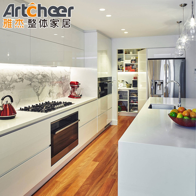 comprar Armario de cocina con isla de cocina única y tratamiento de superficie del panel de la puerta de laca fabricación en línea
