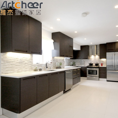 comprar Armarios de cocina de madera sólida marrón oscuro con color personalizado y material de puerta de contrachapado fabricación en línea