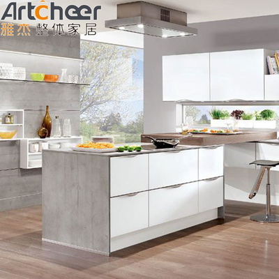 comprar Armarios de cocina en forma de L de madera sólida blanca con concepto de diseño de almacenamiento de despensa WPC fabricación en línea